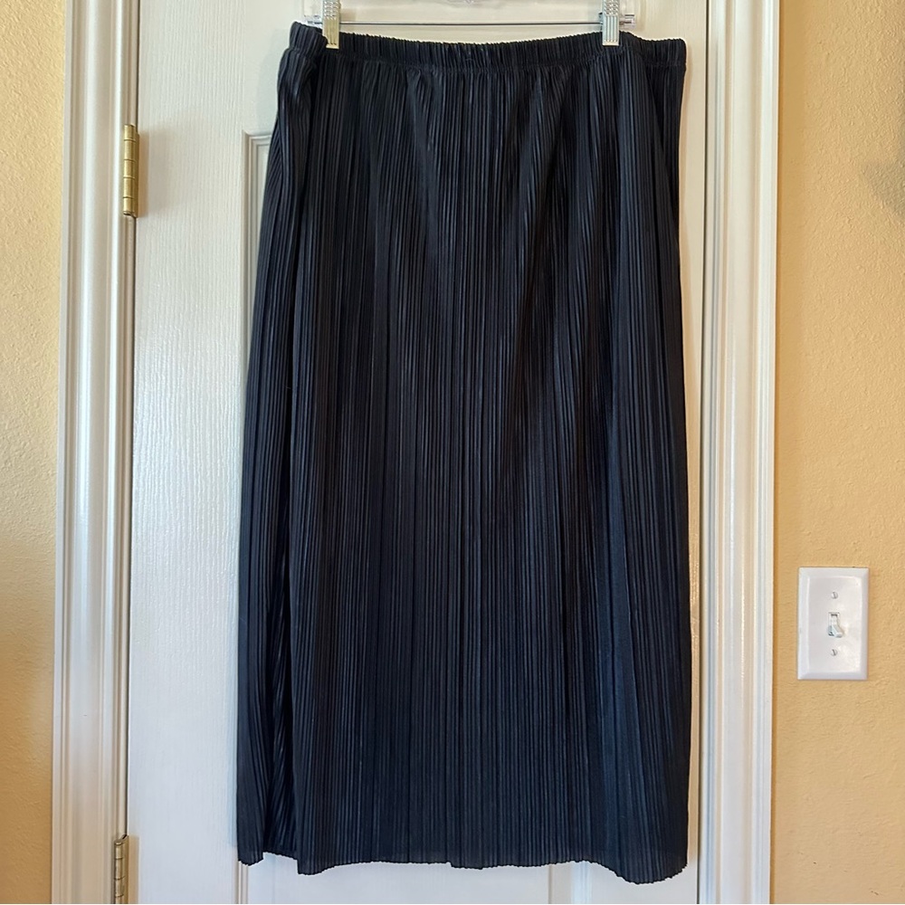 Black Pleated Skirt